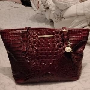 Brahmin GUC Elegant Burgundy Crocodile-Embossed Leather Tote Shoulder Bag